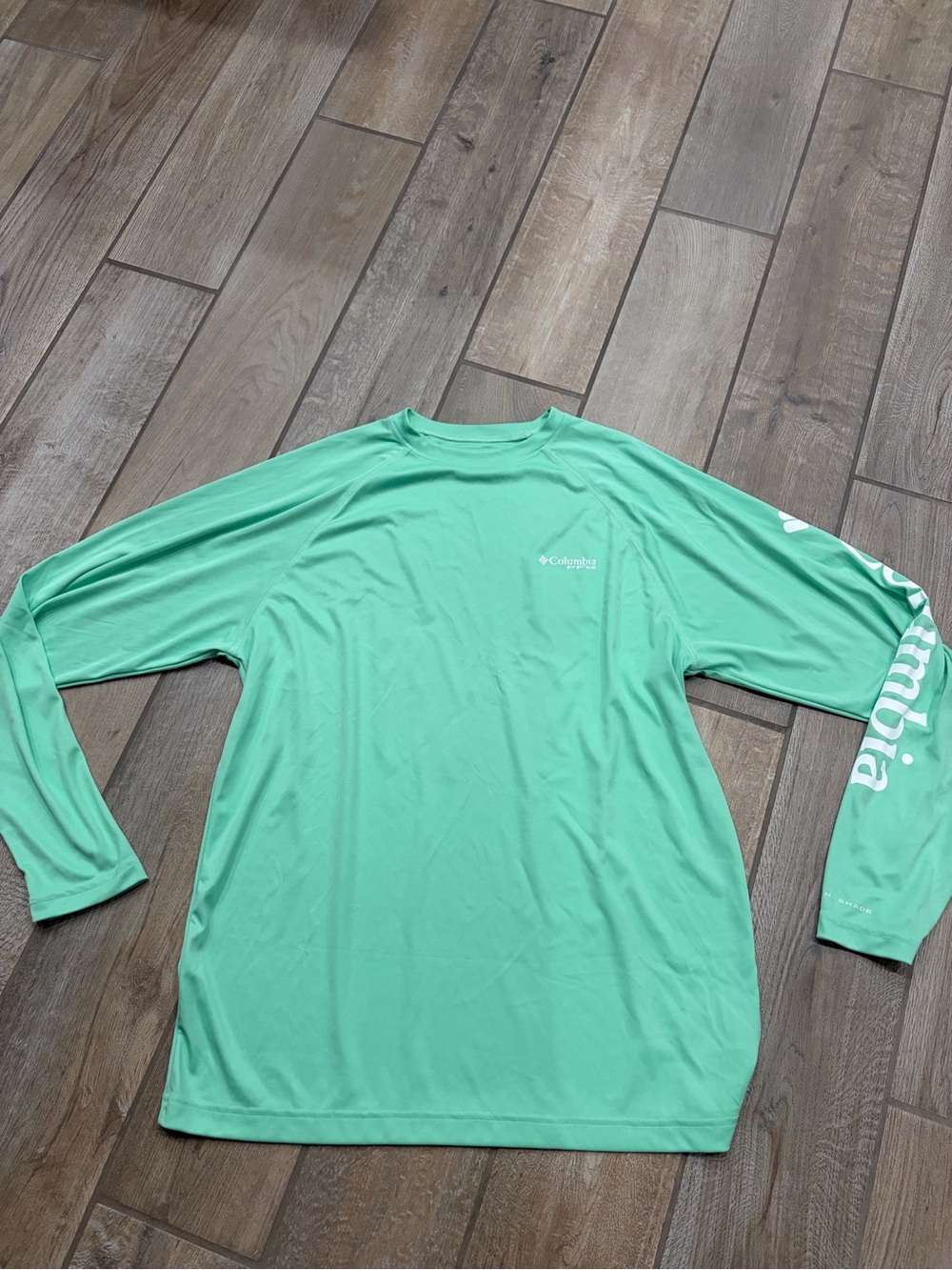 Columbia PFG Men's Mint Green Long Sleeve Swim Fishing Rash Guard medium